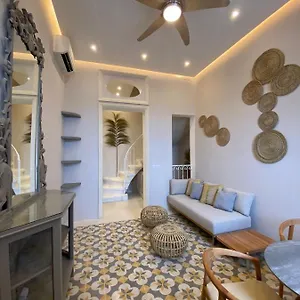  Apartment Stylish Seaview House